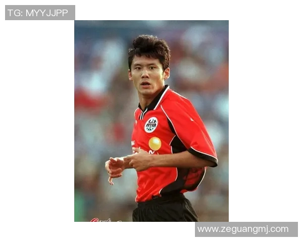 中国足球明星的风采与成就解析及其对足球发展的影响