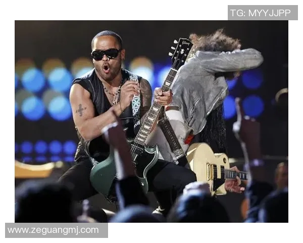 足球明星闪耀舞台激情献唱引爆演唱会盛况回顾